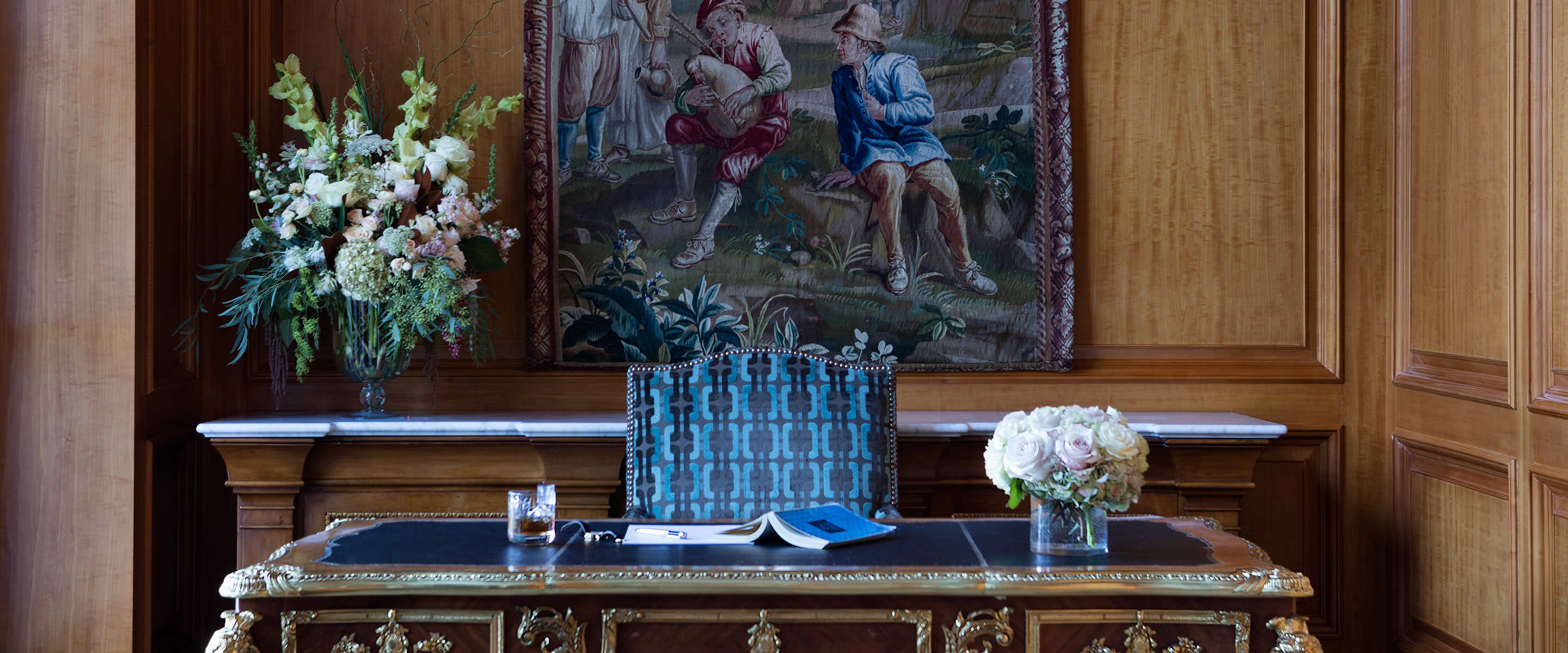 Art Tour Desk
