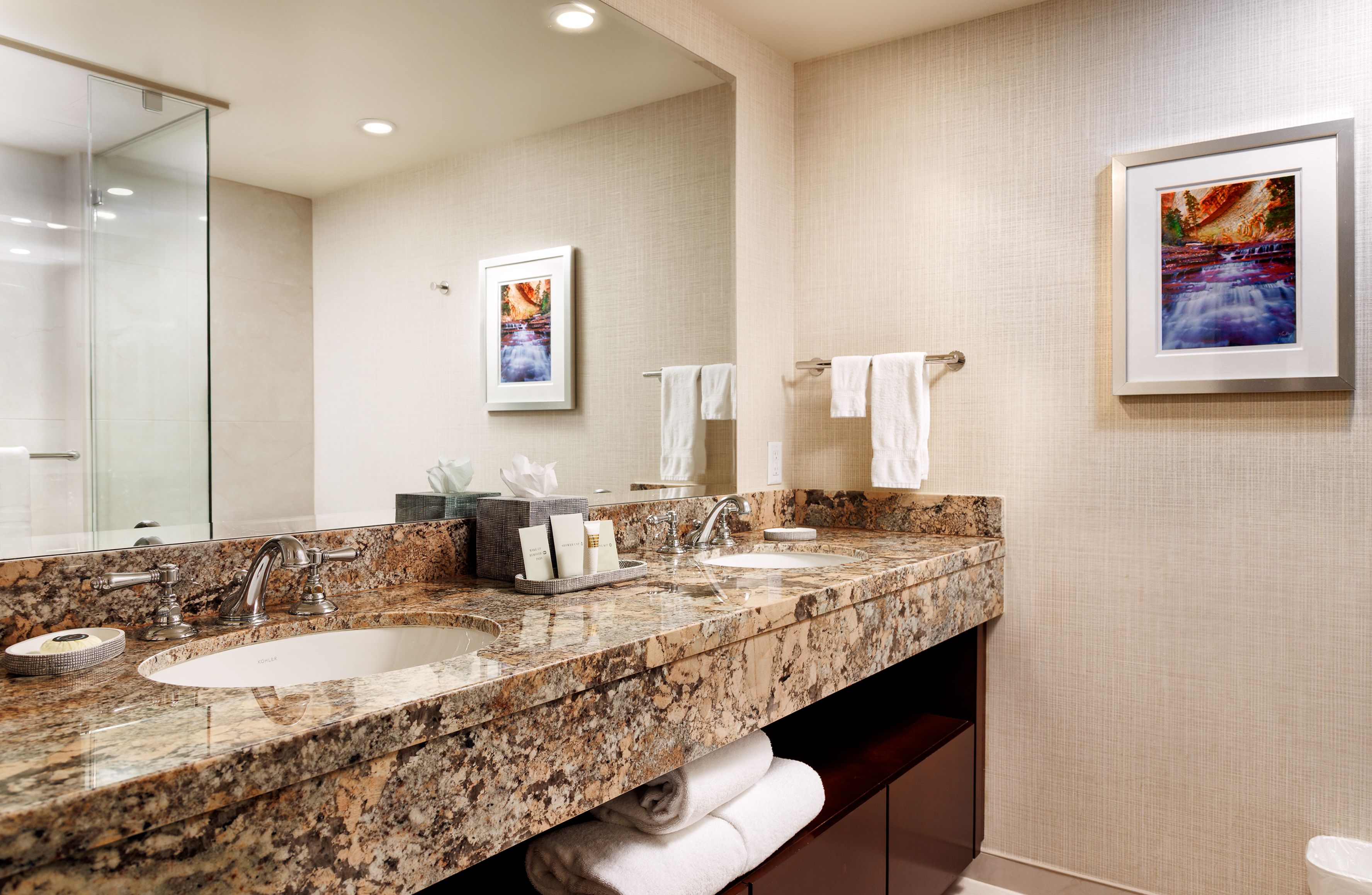 Little America Salt Lake Garden Premium room bathroom view